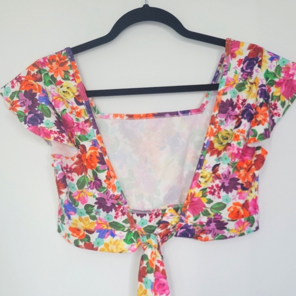 Floral Tie Back Crop Top - Picture 3 of 3